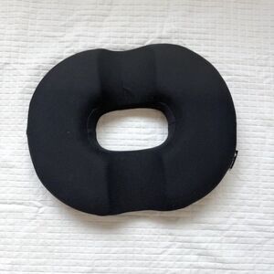 5 STARS UNITED Donut Chair Cushion NWOT